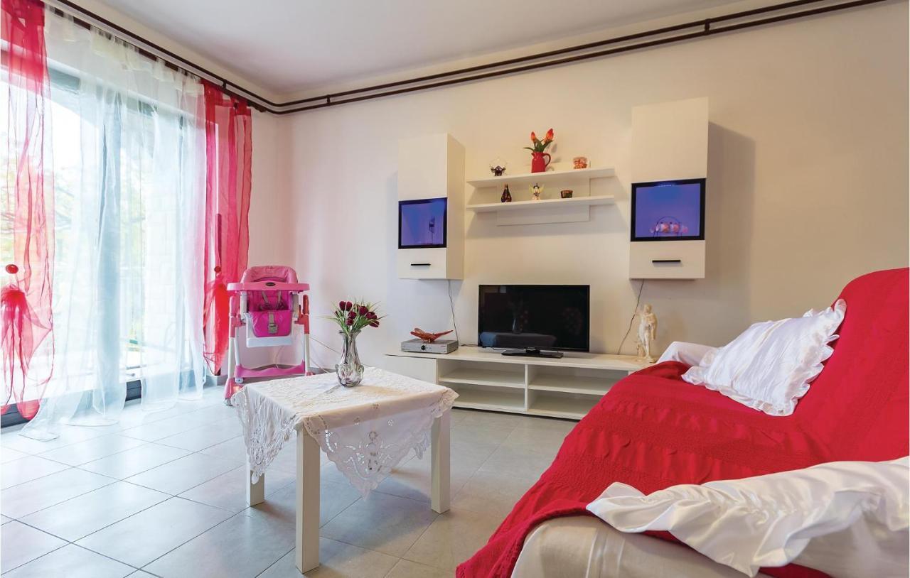 3 Bedroom Beautiful Apartment In Medulin Ngoại thất bức ảnh